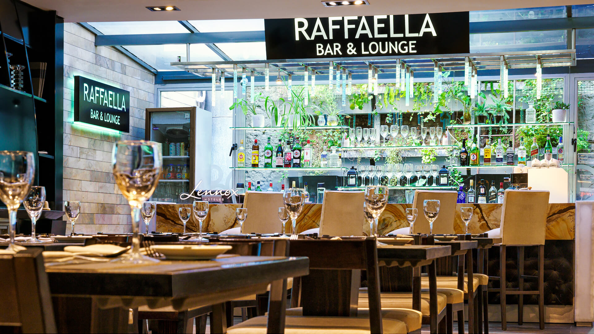 RAFFAELLA Restaurant